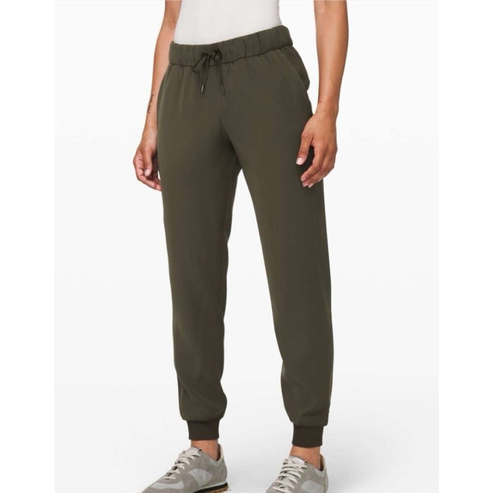 Lululemon On The Fly Jogger Army Green